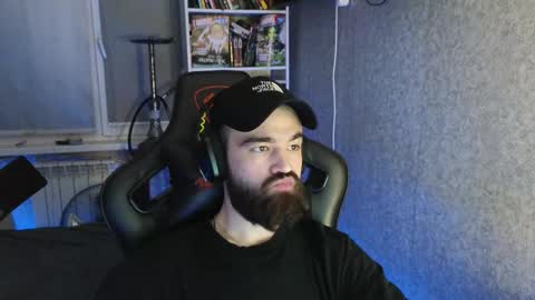 Snapshot of _serious_man chatting on 11/16/25, 12:05 Ask me online show from 11/16/25, 12:05