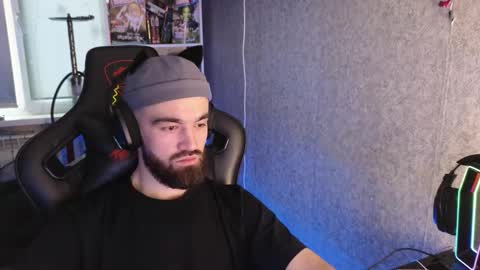 Snapshot of _serious_man chatting on 11/17/25, 01:06 Ask me online show from 11/17/25, 01:06