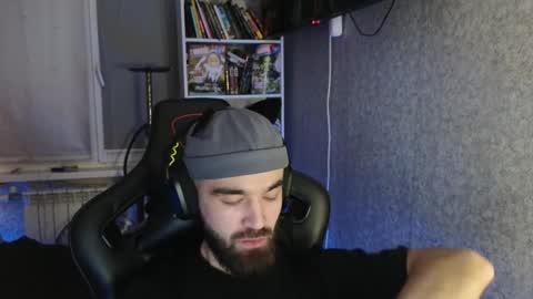 Snapshot of _serious_man chatting on 11/18/25, 04:50 Ask me online show from 11/18/25, 04:50