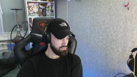 Snapshot of _serious_man chatting on 11/23/25, 02:22 Ask me online show from 11/23/25, 02:22