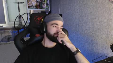 Snapshot of _serious_man chatting on 11/24/25, 01:22 Ask me online show from 11/24/25, 01:22