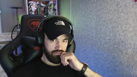 Snapshot of _serious_man chatting on 12/03/25, 11:58 Ask me online show from 12/03/25, 11:58