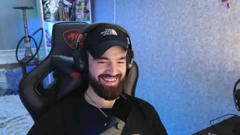 Snapshot of _serious_man chatting on 12/05/25, 07:10 Ask me online show from 12/05/25, 07:10