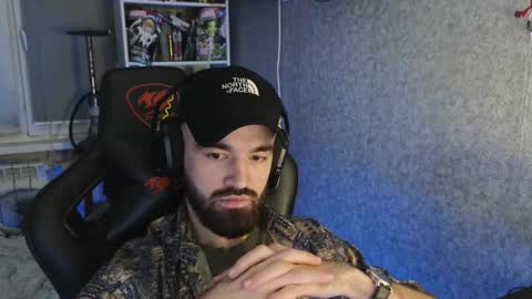 Snapshot of _serious_man chatting on 12/16/25, 06:02 Ask me online show from 12/16/25, 06:02