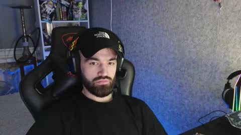 Snapshot of _serious_man chatting on 12/21/25, 04:41 Ask me online show from 12/21/25, 04:41