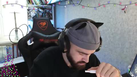 Snapshot of _serious_man chatting on 01/15/26, 12:10 Ask me online show from 01/15/26, 12:10