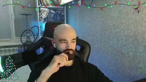 Snapshot of _serious_man chatting on 01/17/26, 09:51 Ask me online show from 01/17/26, 09:51