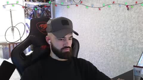 Snapshot of _serious_man chatting on 02/12/26, 11:38 Ask me online show from 02/12/26, 11:38