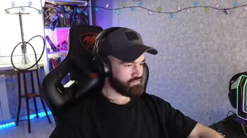 Snapshot of _serious_man chatting on 02/21/26, 05:52 Ask me online show from 02/21/26, 05:52