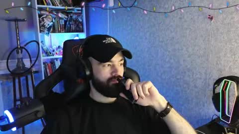 Snapshot of _serious_man chatting on 02/22/26, 06:06 Ask me online show from 02/22/26, 06:06