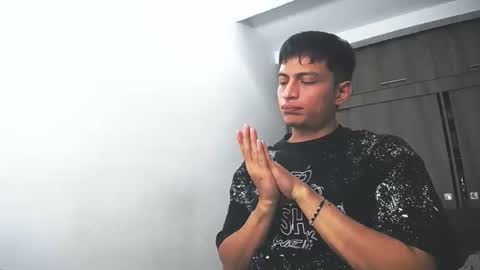 Juan Pablo-independent model online show from 02/15/26, 07:51