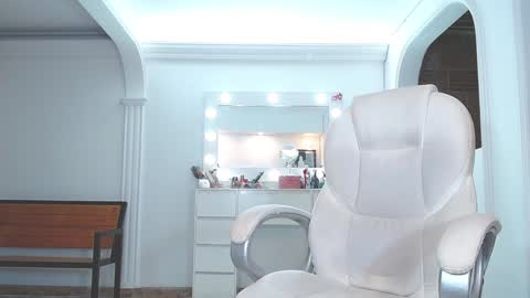 Sara online show from 12/10/24, 02:38