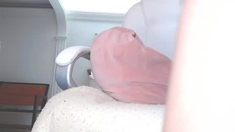 Sara online show from 01/10/25, 02:35