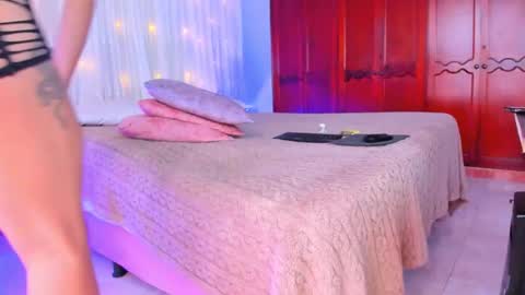 Shsntal online show from 11/10/25, 01:43