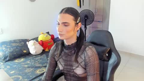 Snapshot of _shantallskinny_ chatting on 05/17/26, 03:48 Shantall online show from 05/17/26, 03:48