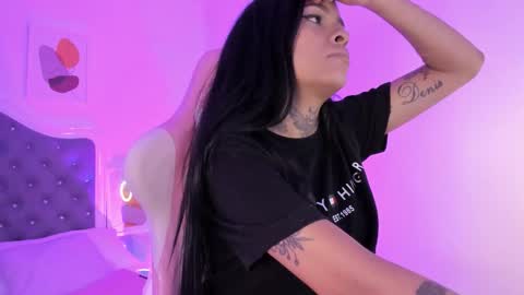 Sharlot online show from 09/17/25, 12:29