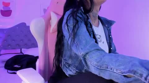 Sharlot online show from 09/26/25, 01:04