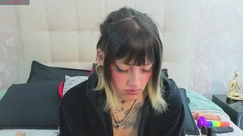 Snapshot of _sharlotte777 chatting on 04/29/26, 05:30 _sharlotte777 online show from 04/29/26, 05:30