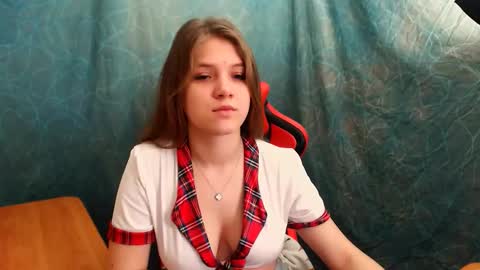 Mari online show from 10/10/25, 10:47