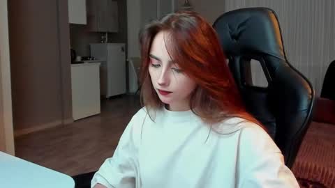 Snapshot of _silverdream chatting on 02/14/25, 12:30 _silverdream online show from 02/14/25, 12:30