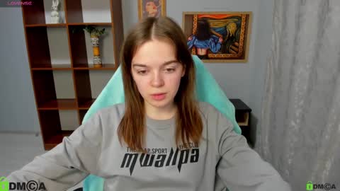 Snapshot of _skylersky chatting on 03/10/25, 04:57 Skyler online show from 03/10/25, 04:57