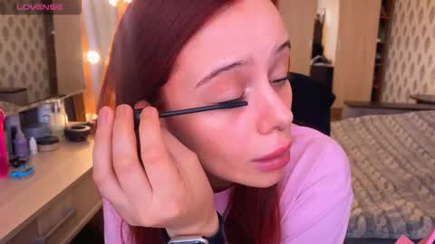 Snapshot of _slutty_fox_ chatting on 09/10/25, 01:44 Alice online show from 09/10/25, 01:44