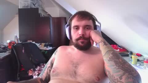 Snapshot of _smiley_bear27 chatting on 09/30/25, 07:02 _smiley_bear27 online show from 09/30/25, 07:02
