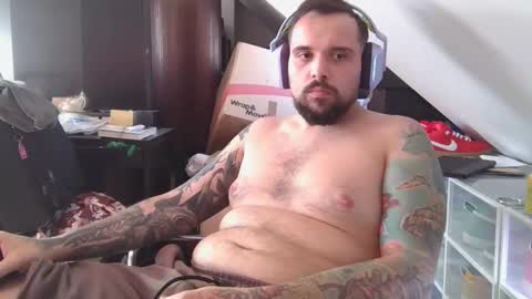 Snapshot of _smiley_bear27 chatting on 10/11/25, 05:50 _smiley_bear27 online show from 10/11/25, 05:50