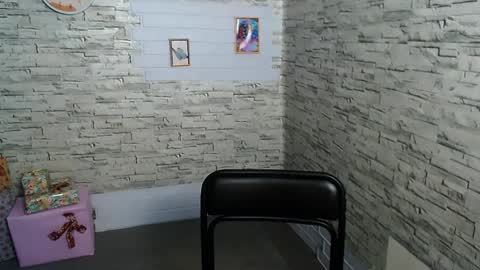 Snapshot of _snow_queen__ chatting on 12/12/24, 07:37 Rachel online show from 12/12/24, 07:37