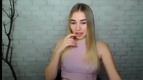 Snapshot of _snow_queen__ chatting on 12/31/24, 07:42 Rachel online show from 12/31/24, 07:42