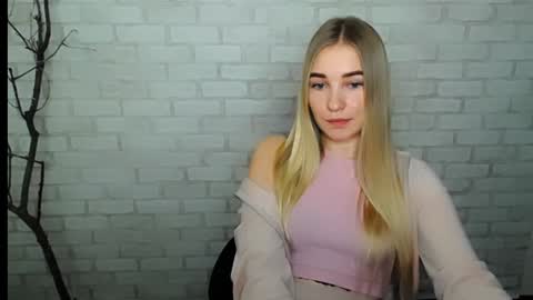 Snapshot of _snow_queen__ chatting on 12/31/24, 10:48 Rachel online show from 12/31/24, 10:48