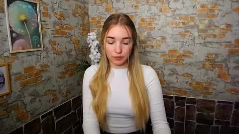 Snapshot of _snow_queen__ chatting on 01/06/25, 11:07 Rachel online show from 01/06/25, 11:07