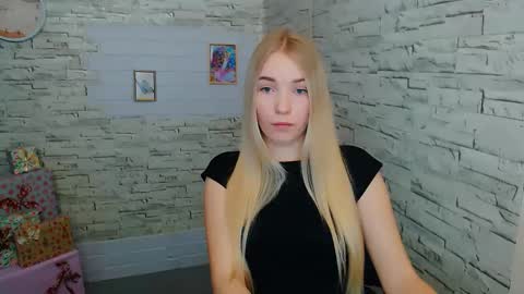 Snapshot of _snow_queen__ chatting on 01/12/25, 12:12 Rachel online show from 01/12/25, 12:12