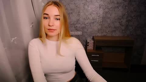 Snapshot of _snow_queen__ chatting on 01/28/25, 10:02 Rachel online show from 01/28/25, 10:02