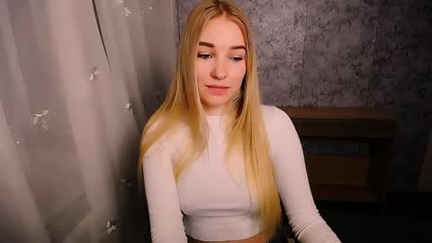 Snapshot of _snow_queen__ chatting on 01/28/25, 01:05 Rachel online show from 01/28/25, 01:05