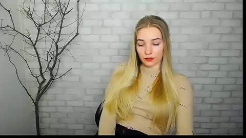 Snapshot of _snow_queen__ chatting on 03/03/25, 11:33 Rachel online show from 03/03/25, 11:33