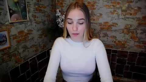 Snapshot of _snow_queen__ chatting on 03/10/25, 05:07 Rachel online show from 03/10/25, 05:07