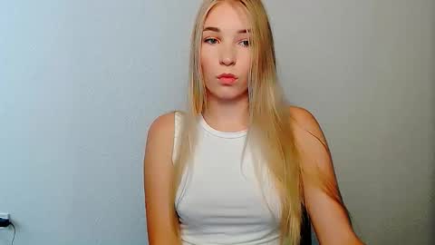 Snapshot of _snow_queen__ chatting on 10/05/25, 10:24 Rachel online show from 10/05/25, 10:24