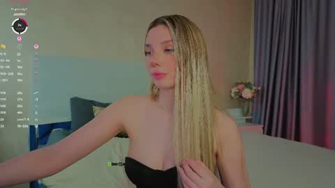 Sophie online show from 07/19/26, 07:17