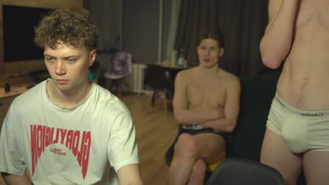 Snapshot of _sopranos_ chatting on 12/08/24, 01:03 OLIVERpvt is open online show from 12/08/24, 01:03