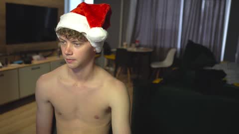 Snapshot of _sopranos_ chatting on 12/26/24, 06:19 OLIVERpvt is open online show from 12/26/24, 06:19