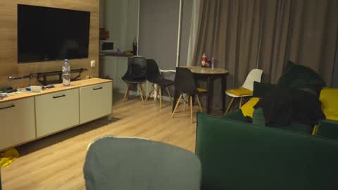 Snapshot of _sopranos_ chatting on 01/08/25, 03:08 OLIVERpvt is open online show from 01/08/25, 03:08