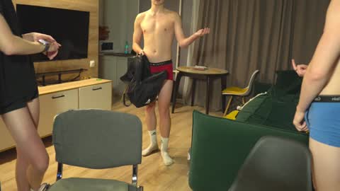 Snapshot of _sopranos_ chatting on 01/15/25, 01:09 OLIVERpvt is open online show from 01/15/25, 01:09