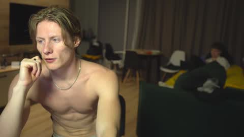 Snapshot of _sopranos_ chatting on 01/20/25, 01:00 OLIVERpvt is open online show from 01/20/25, 01:00