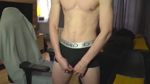 Snapshot of _sopranos_ chatting on 03/11/25, 04:10 OLIVERpvt is open online show from 03/11/25, 04:10