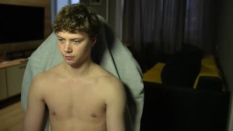 OLIVERpvt is open online show from 02/02/26, 12:04