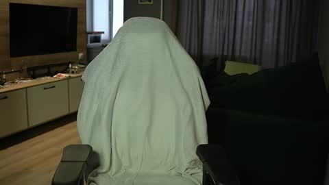 OLIVERpvt is open online show from 02/13/26, 12:12