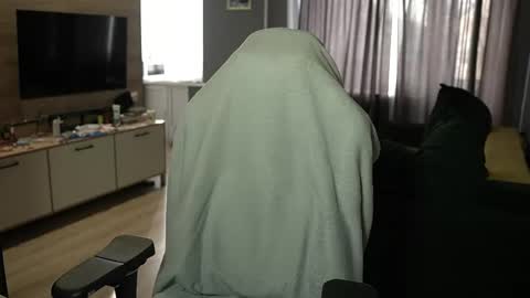 OLIVERpvt is open online show from 03/31/26, 12:05