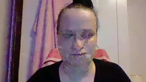 Snapshot of _squirty_pussyyy_ chatting on 02/23/25, 06:23 Melisa online show from 02/23/25, 06:23