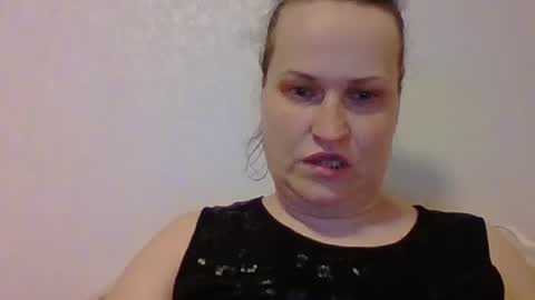 Snapshot of _squirty_pussyyy_ chatting on 03/04/25, 08:05 Melisa online show from 03/04/25, 08:05